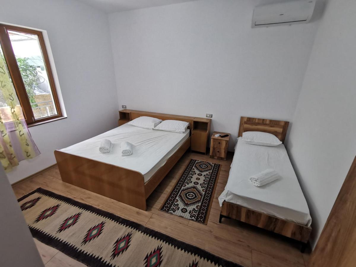 Bed and Breakfast Bujtina Valgent Берат Экстерьер фото